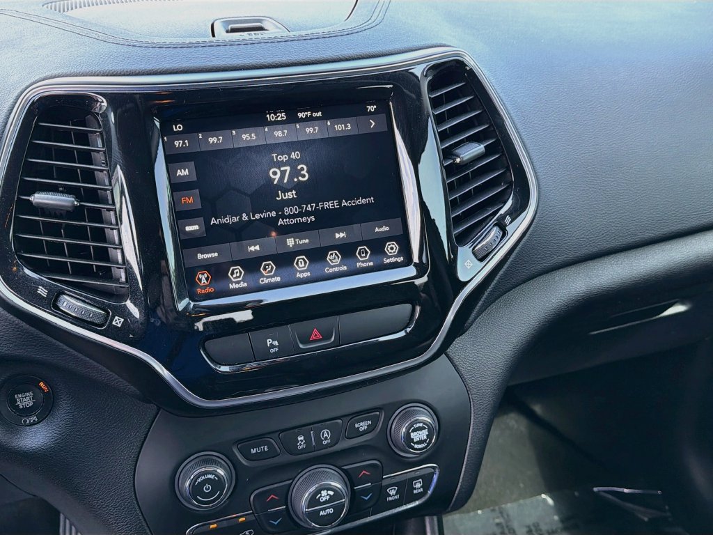 Used 2020 Jeep Cherokee Limited FWD image 12