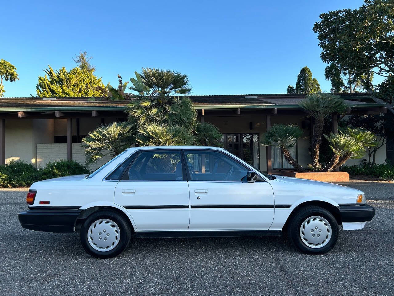 Used 1991 Toyota Camry Deluxe image 13