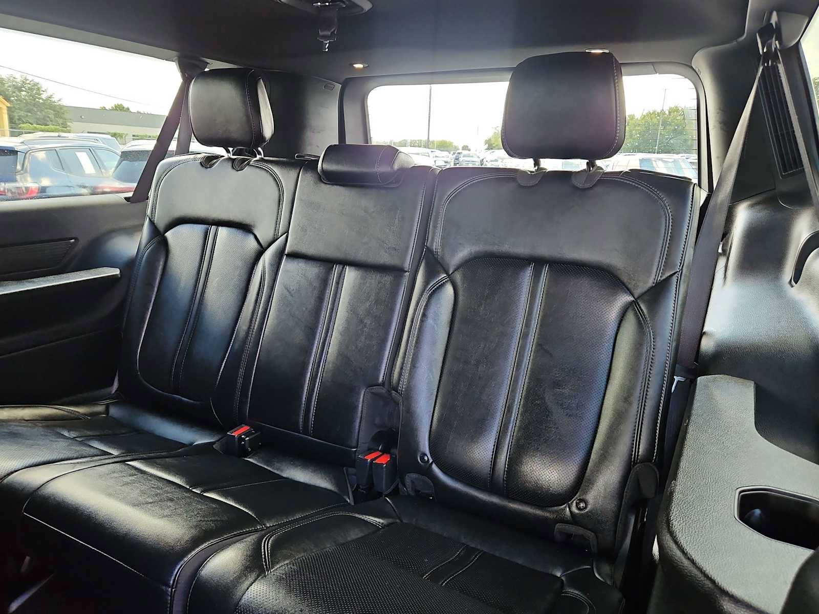 Used 2024 Jeep Wagoneer L Series II w/ Flexible Seating Group RWD image 17