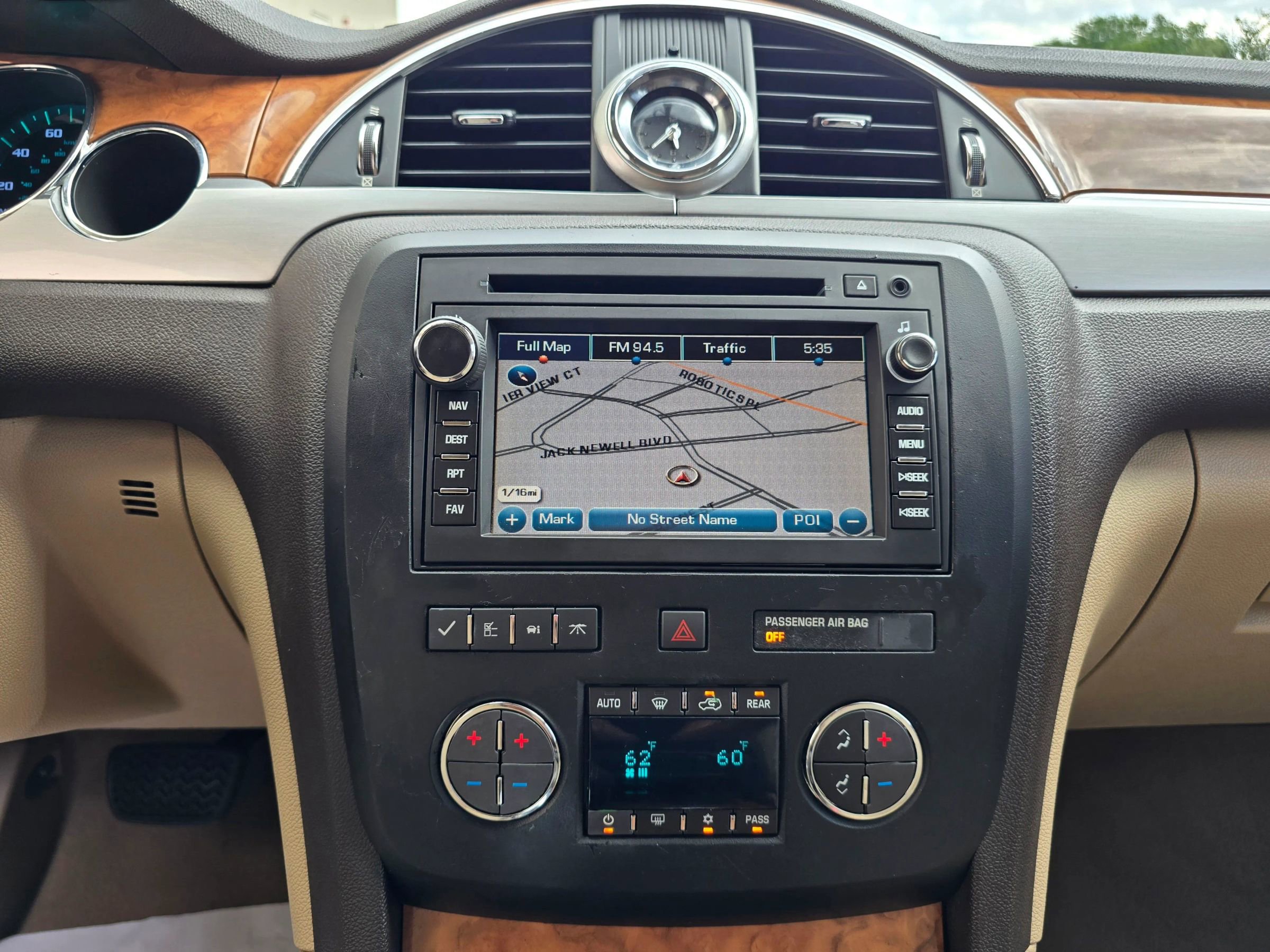 Used 2011 Buick Enclave CXL FWD image 32