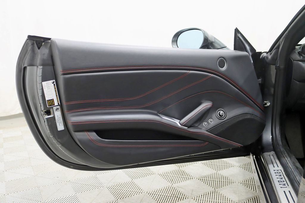 Used 2016 Ferrari California T image 28