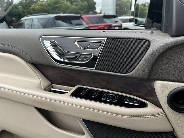 Certified 2024 Lincoln Navigator Reserve w/ Monochromatic Package AWD/4WD image 30