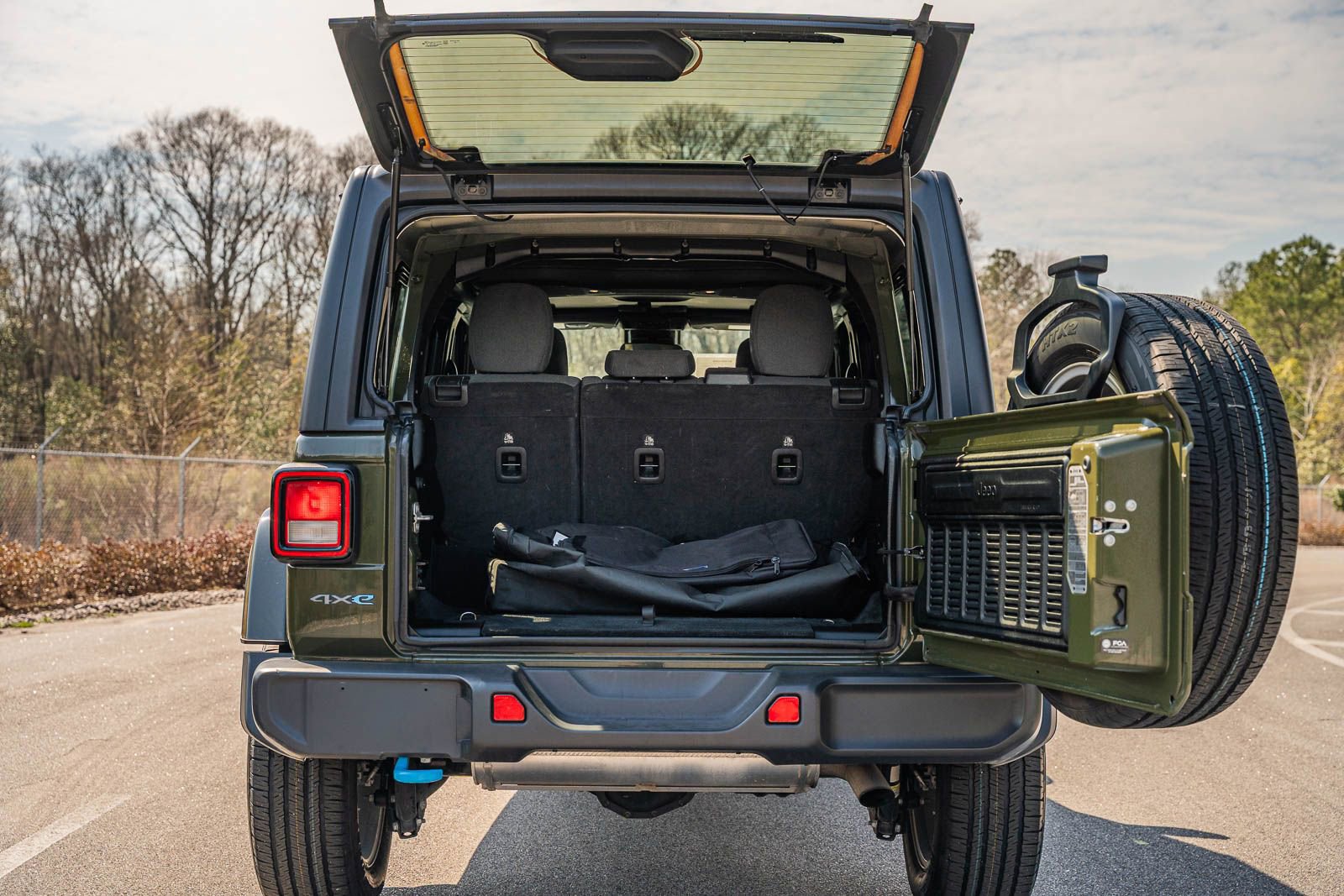 Used 2024 Jeep Wrangler Unlimited w/ Convenience Group image 17