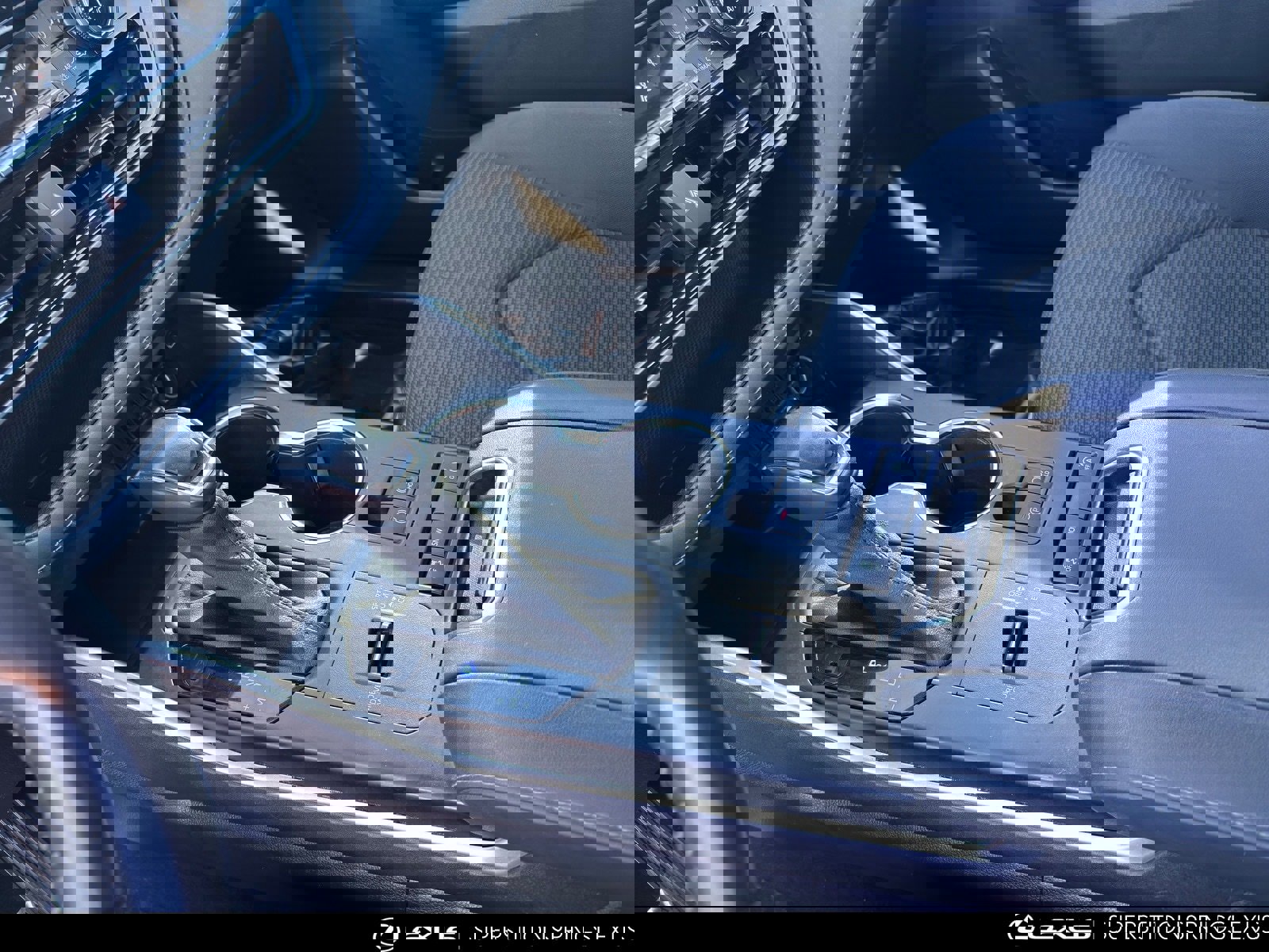 Used 2021 Toyota Highlander LE image 25