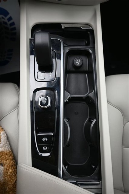 Used 2025 Volvo S60 B5 Plus image 11