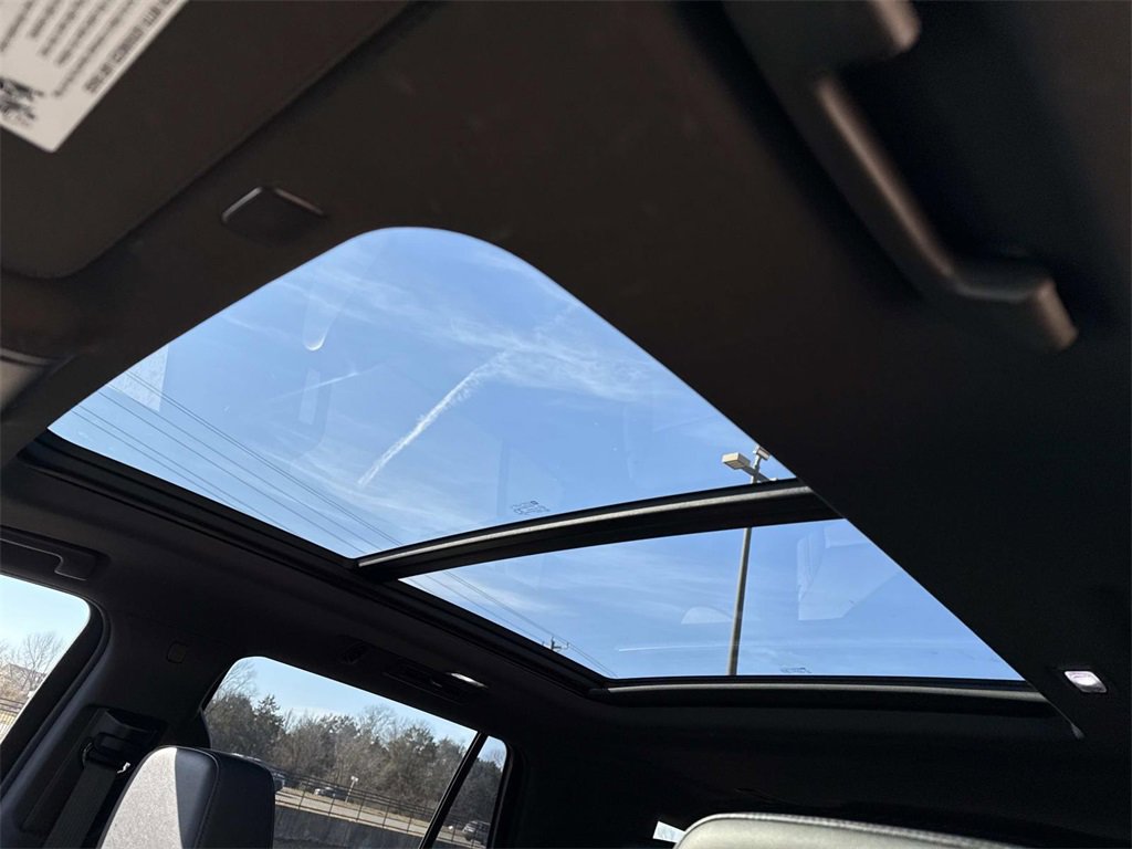 Used 2021 Chevrolet Tahoe Z71 w/ Luxury Package image 18