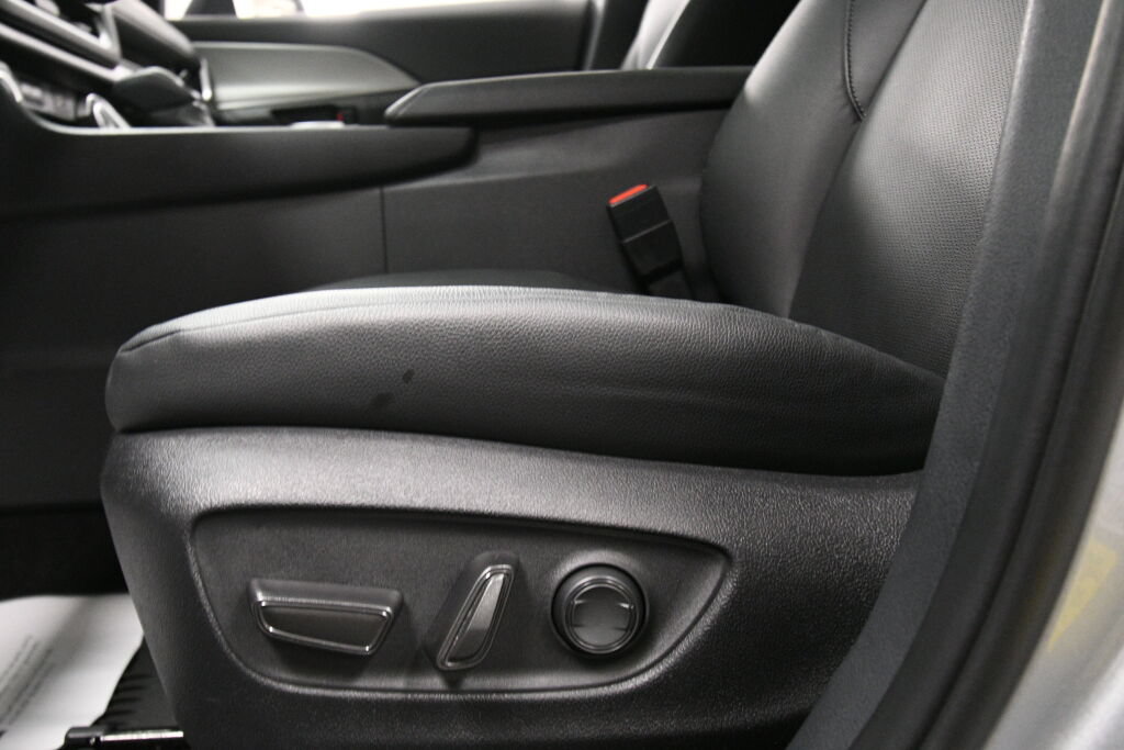 Certified 2025 Toyota Grand Highlander AWD image 10