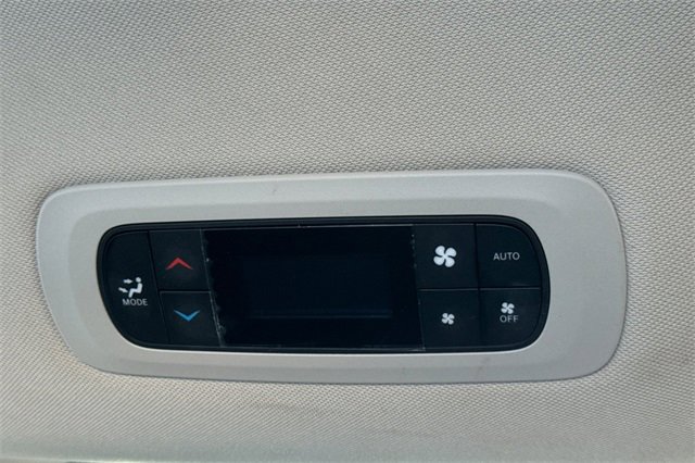 Used 2024 Chrysler Pacifica Touring-L image 14