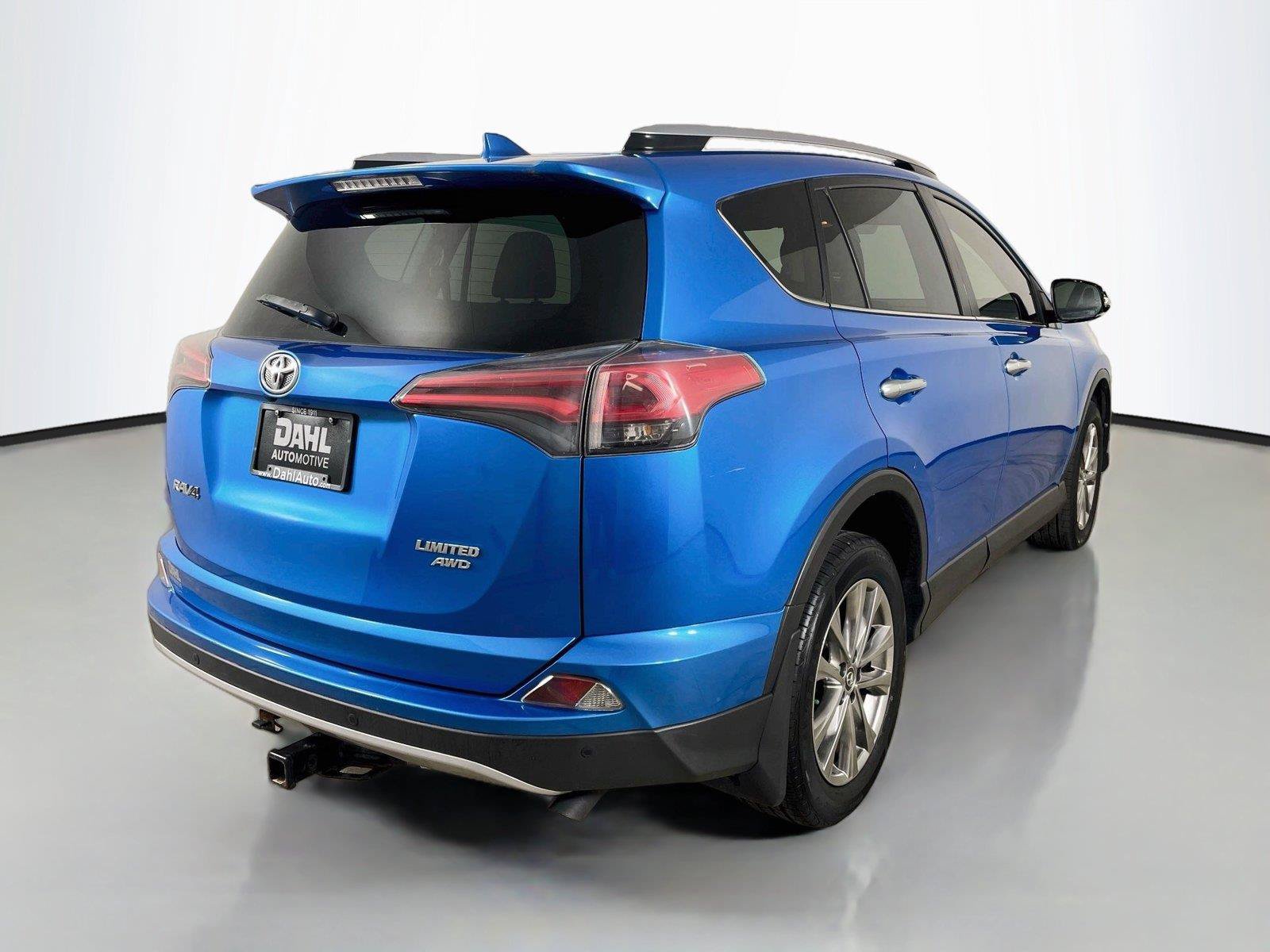 Used 2018 Toyota RAV4 Limited w/ Advanced Technology Package AWD/4WD image 13