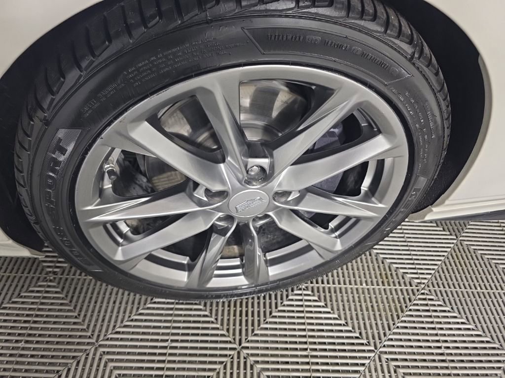 Used 2021 Cadillac CT4 V w/ Technology Package image 10