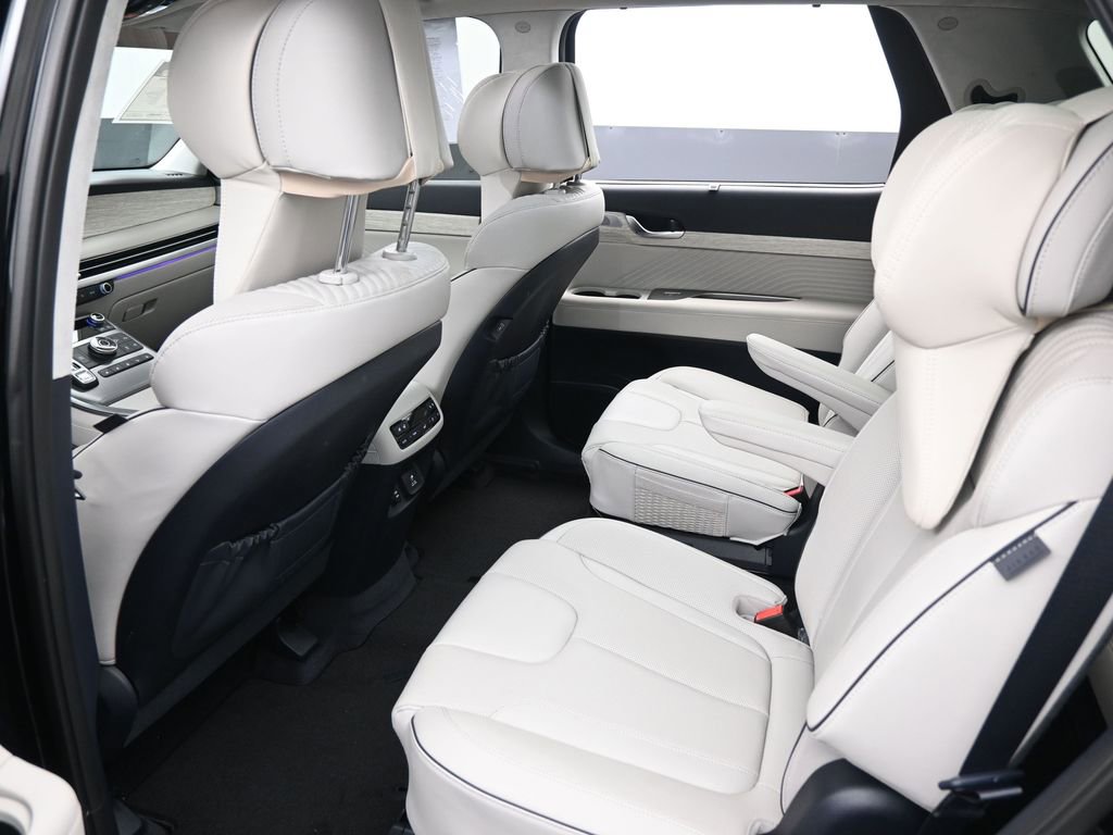 Used 2023 Hyundai Palisade Calligraphy w/ Cargo Package image 27
