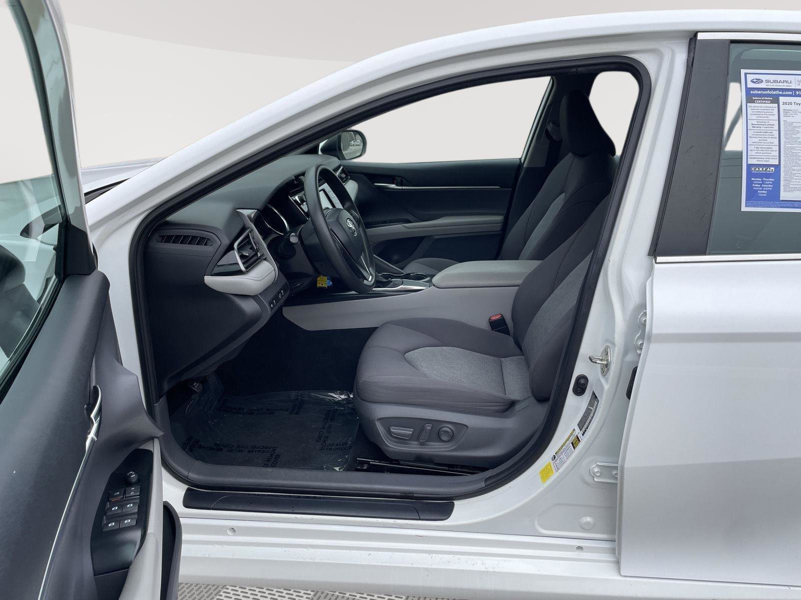 Used 2020 Toyota Camry LE image 11