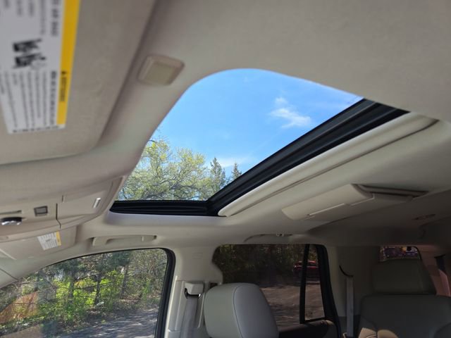 Used 2015 Chevrolet Tahoe LTZ AWD/4WD image 16
