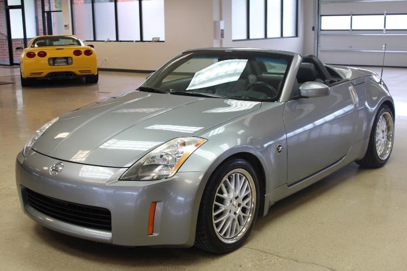Used 2004 Nissan 350Z Touring RWD image 20