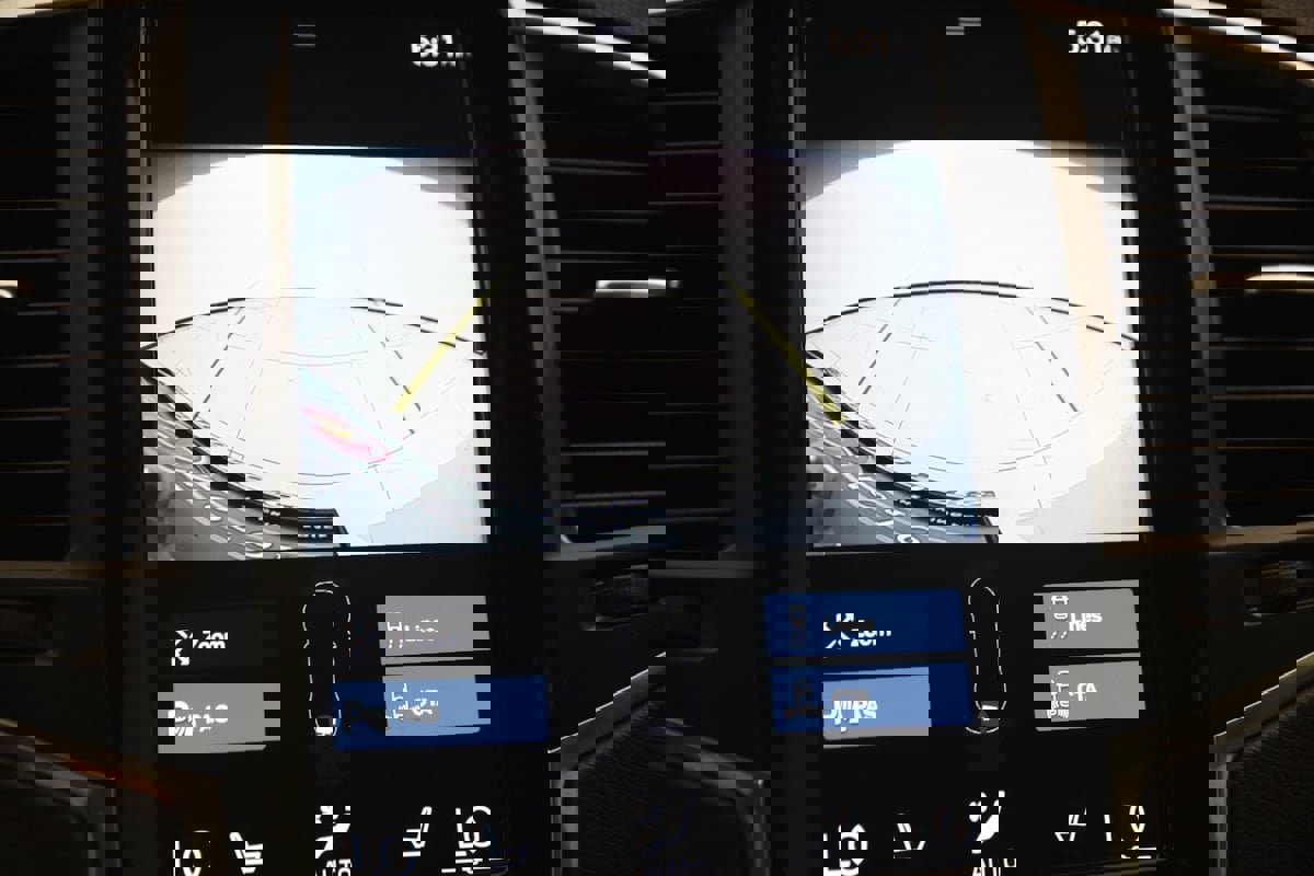 Used 2022 Volvo XC90 T6 Momentum w/ Climate Package image 10