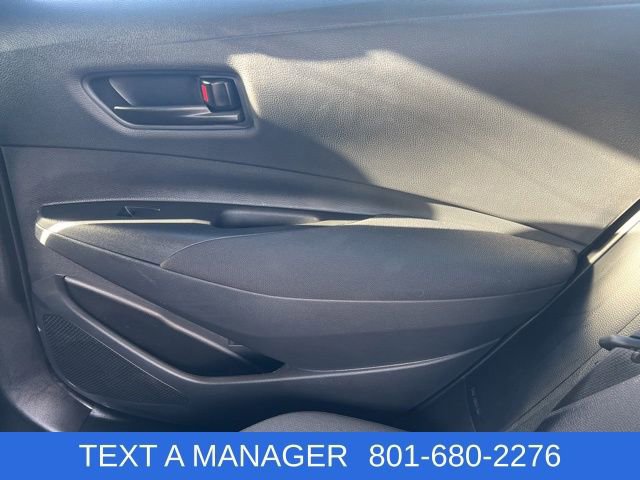 Used 2025 Toyota Corolla LE FWD image 29