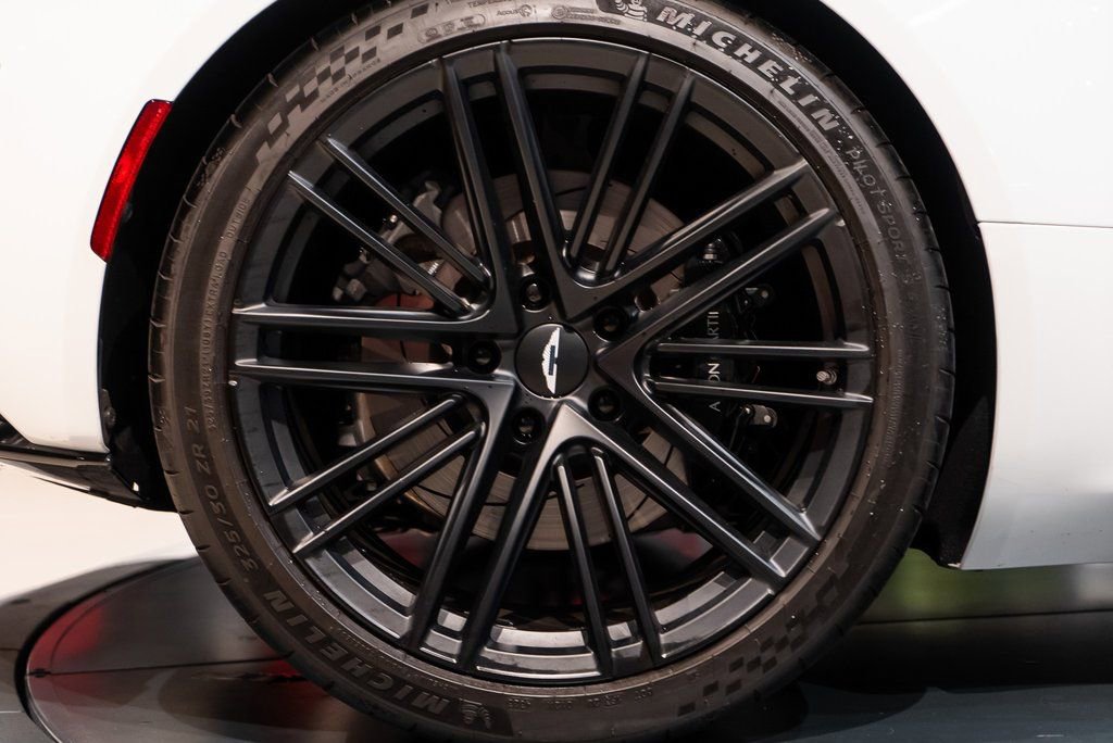 Used 2024 Aston Martin DB12 Convertible image 14