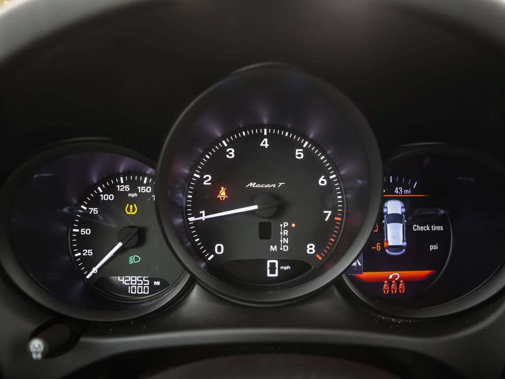 Used 2023 Porsche Macan AWD/4WD image 14