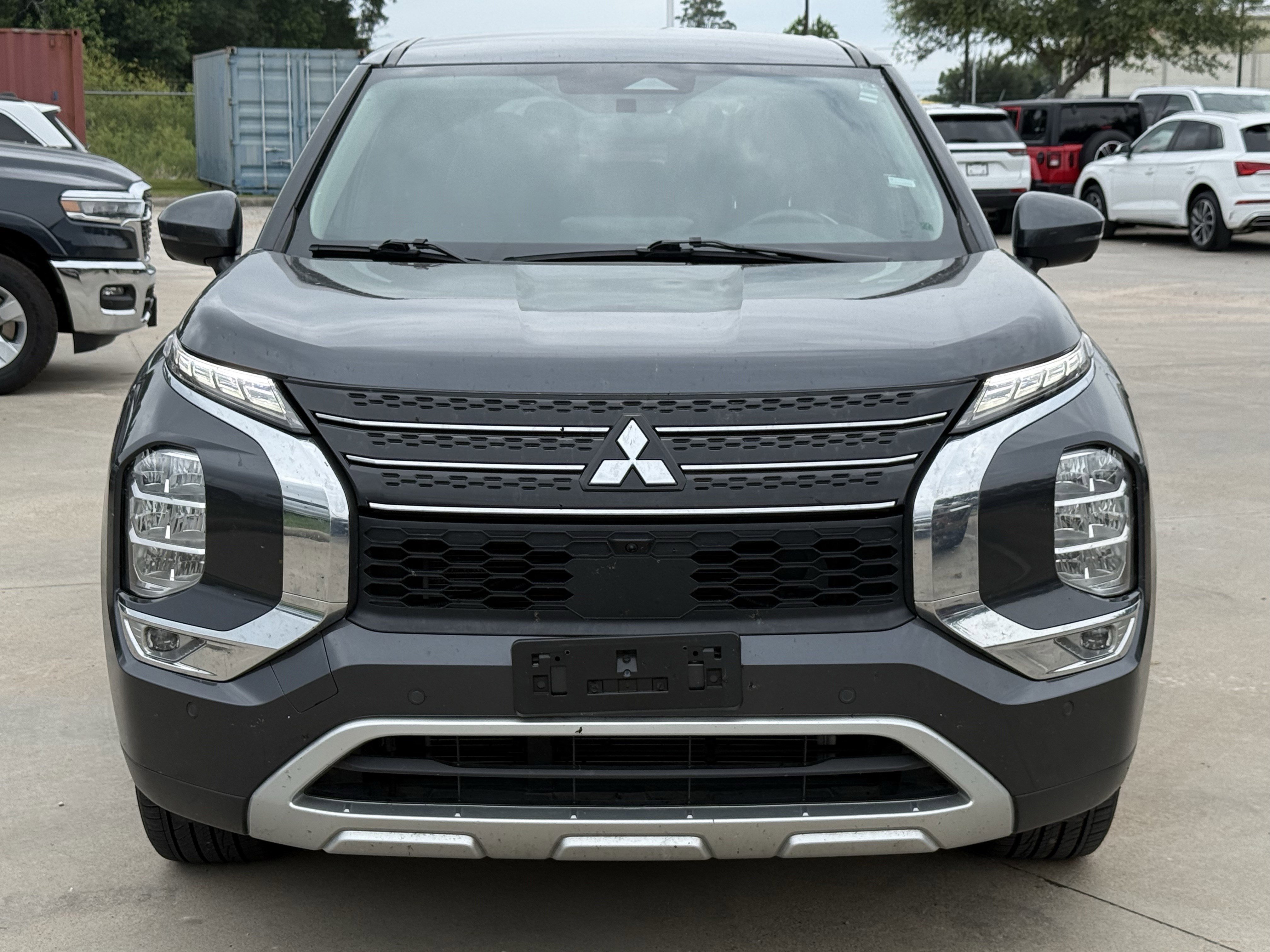Used 2024 Mitsubishi Outlander SE FWD image 10
