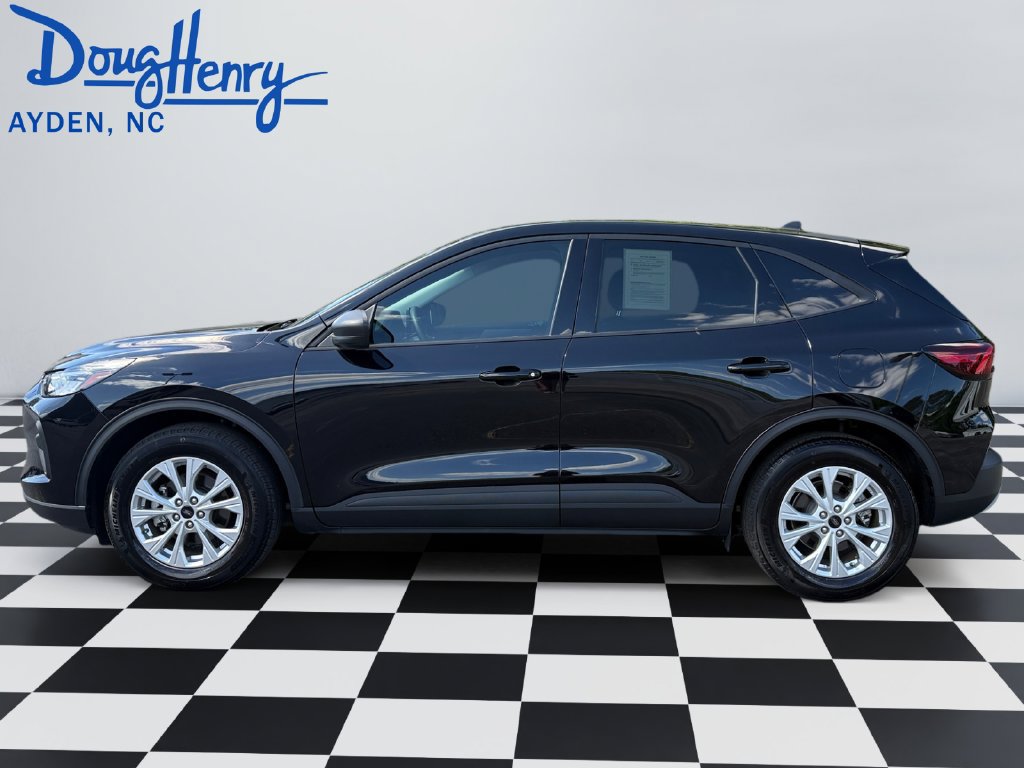 Used 2025 Ford Escape Active FWD image 2