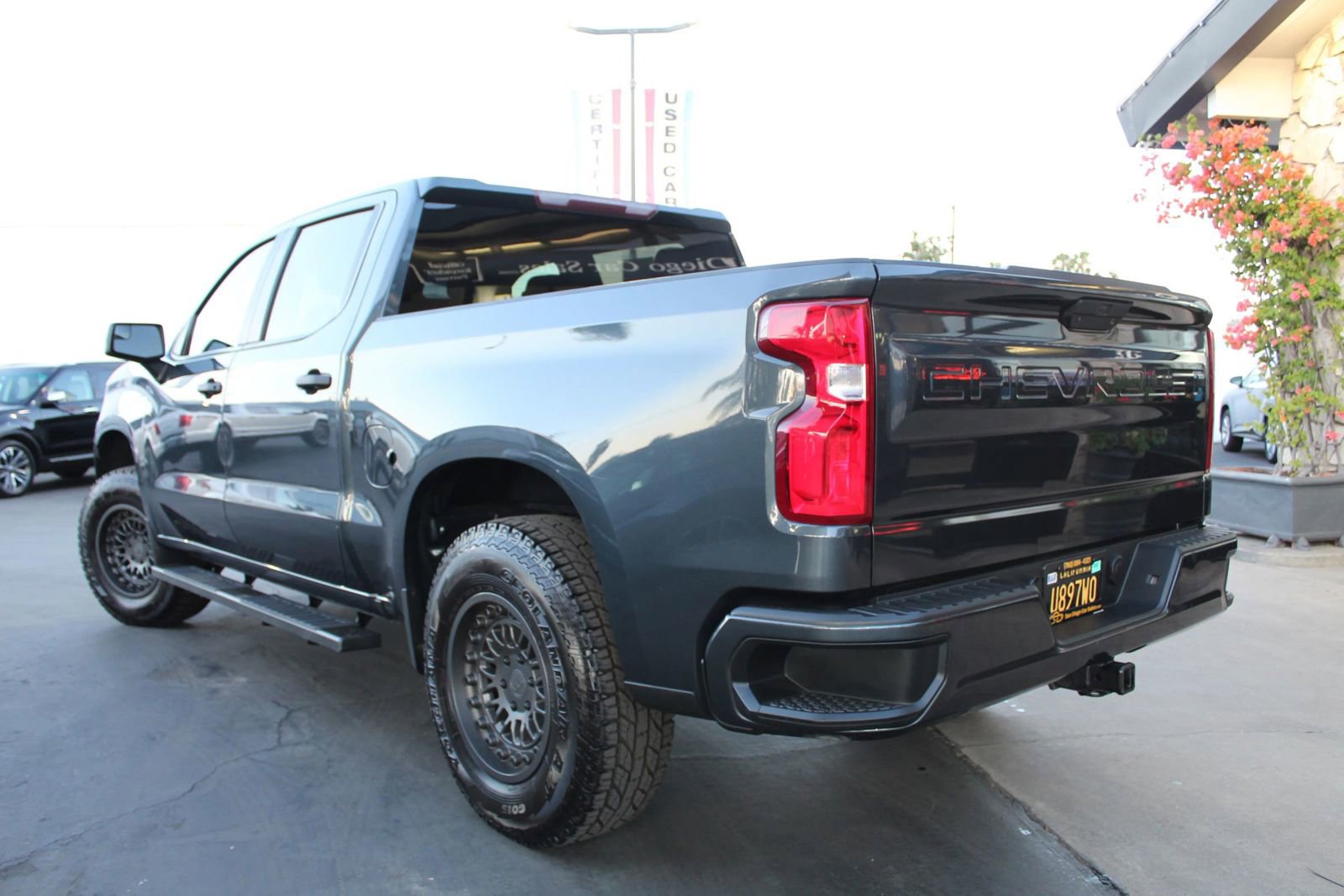 Used 2020 Chevrolet Silverado 1500 Custom w/ Custom Value Package image 3