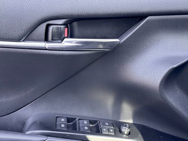 Used 2020 Toyota Camry SE FWD image 14