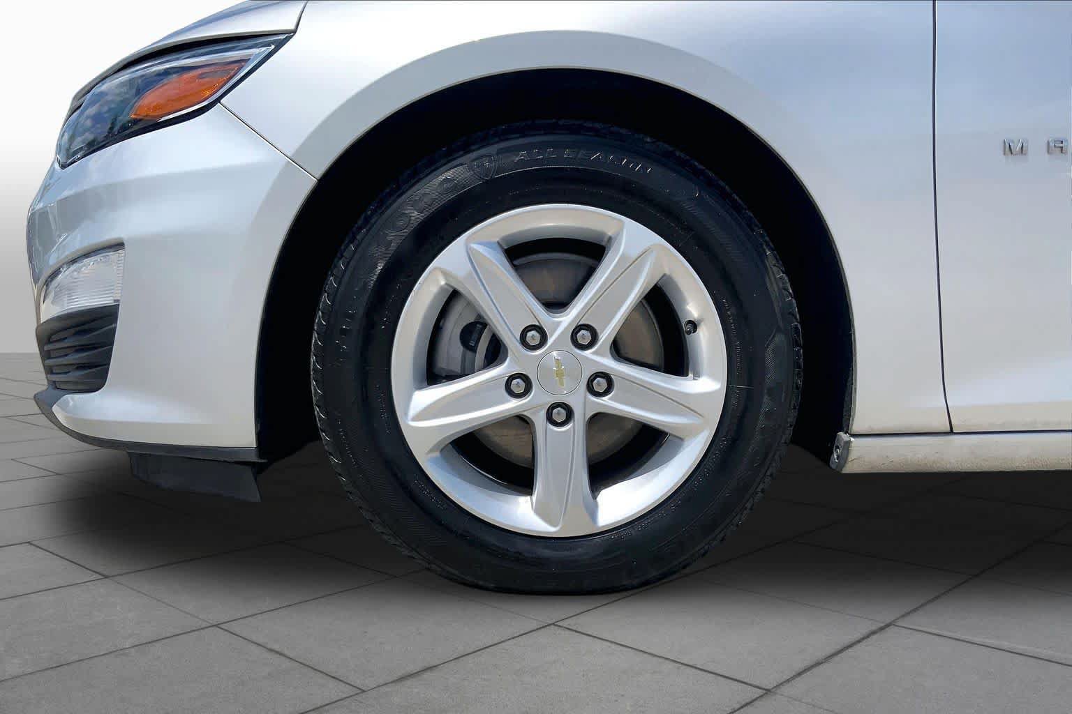 Used 2020 Chevrolet Malibu LS FWD image 11