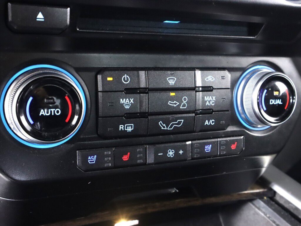 Used 2015 Ford F150 Platinum w/ Equipment Group 701A Luxury image 26