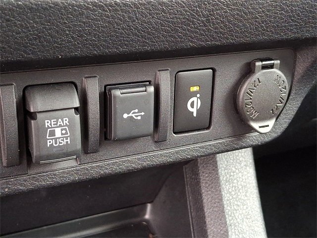 Used 2022 Toyota Tacoma TRD Off-Road image 25