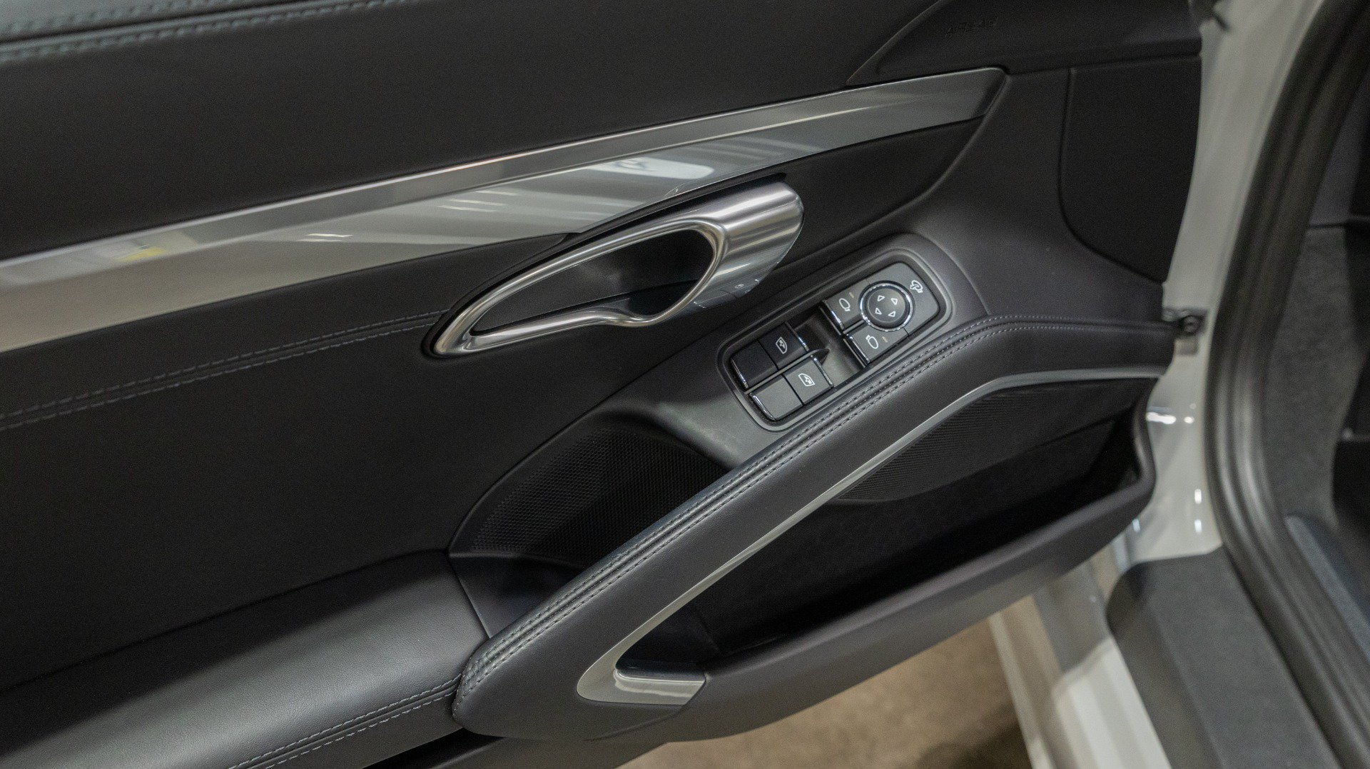 Used 2021 Porsche 718 Boxster RWD image 57