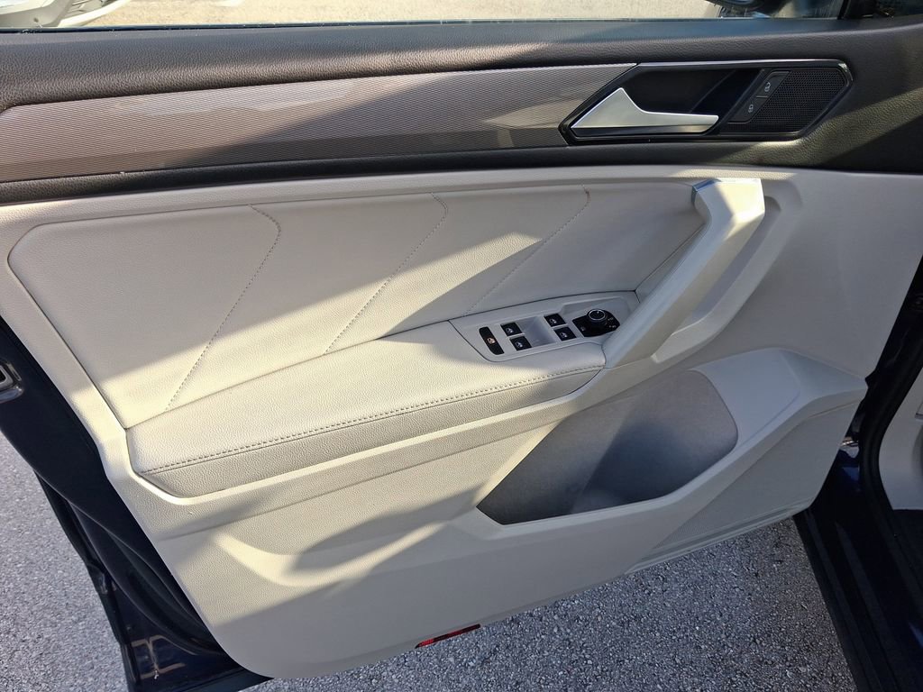 Used 2023 Volkswagen Tiguan SE FWD image 15