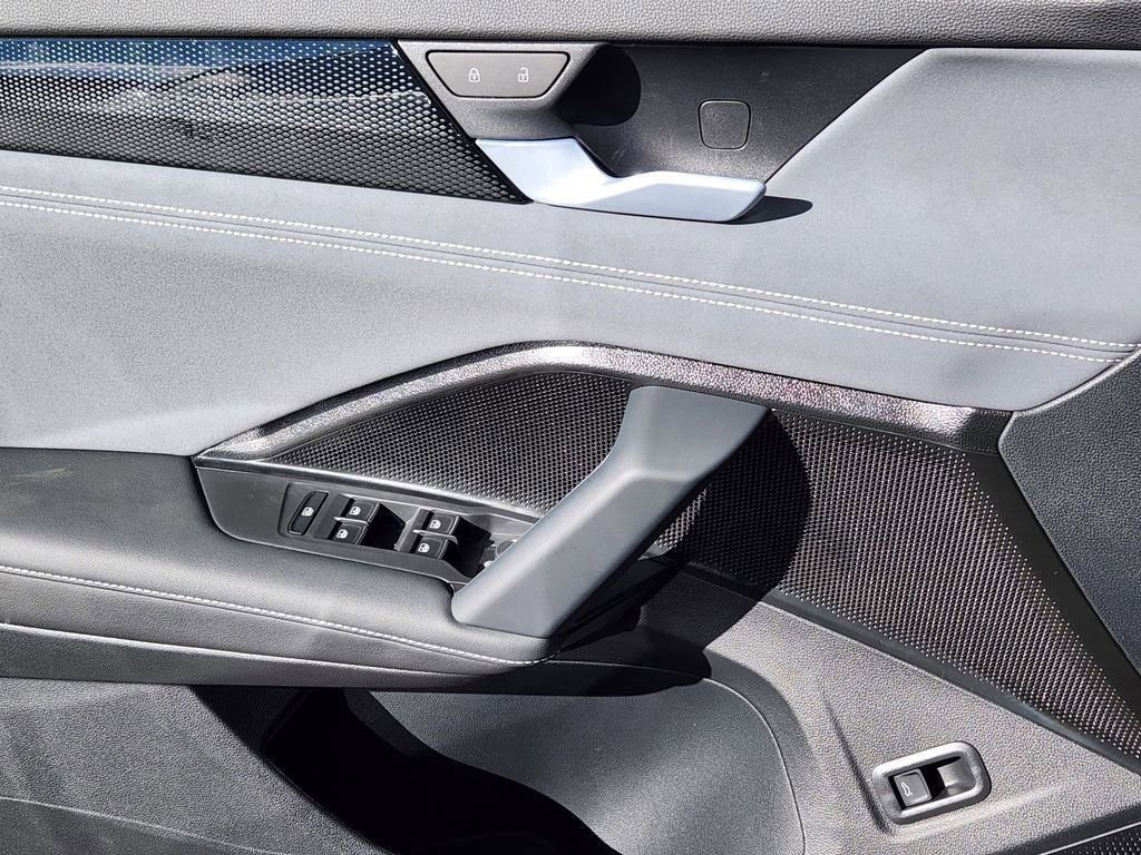 New 2026 Volkswagen Tiguan SE R-Line image 13