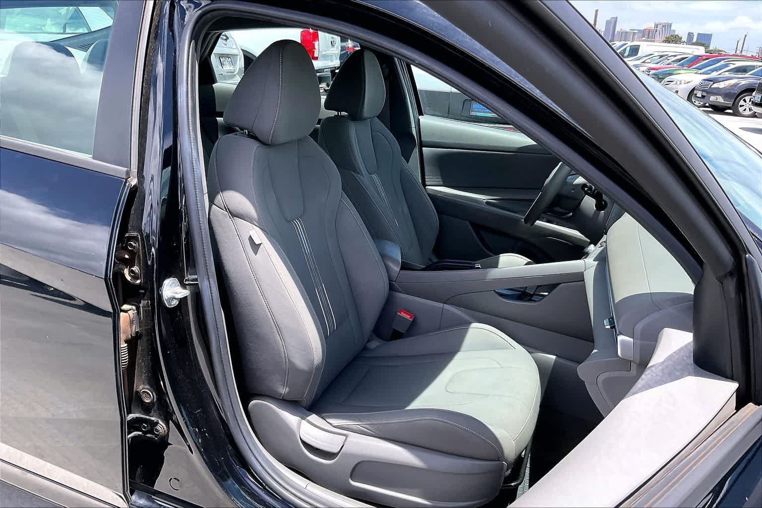 Used 2024 Hyundai Elantra SEL FWD image 13