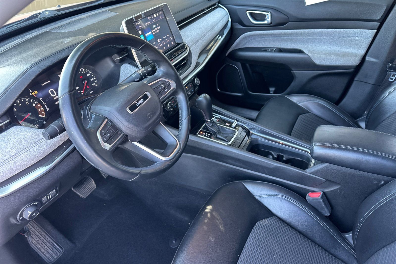 Used 2022 Jeep Compass Latitude w/ Convenience Group image 9