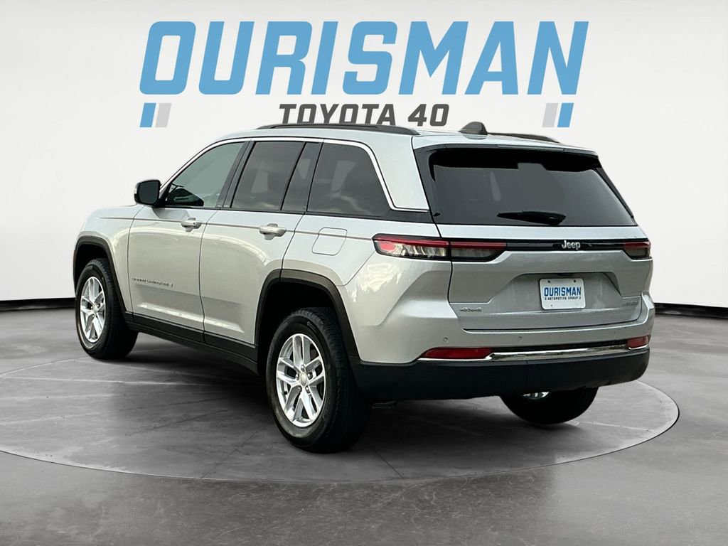 Used 2025 Jeep Grand Cherokee Laredo X w/ Luxury Tech Group I image 5