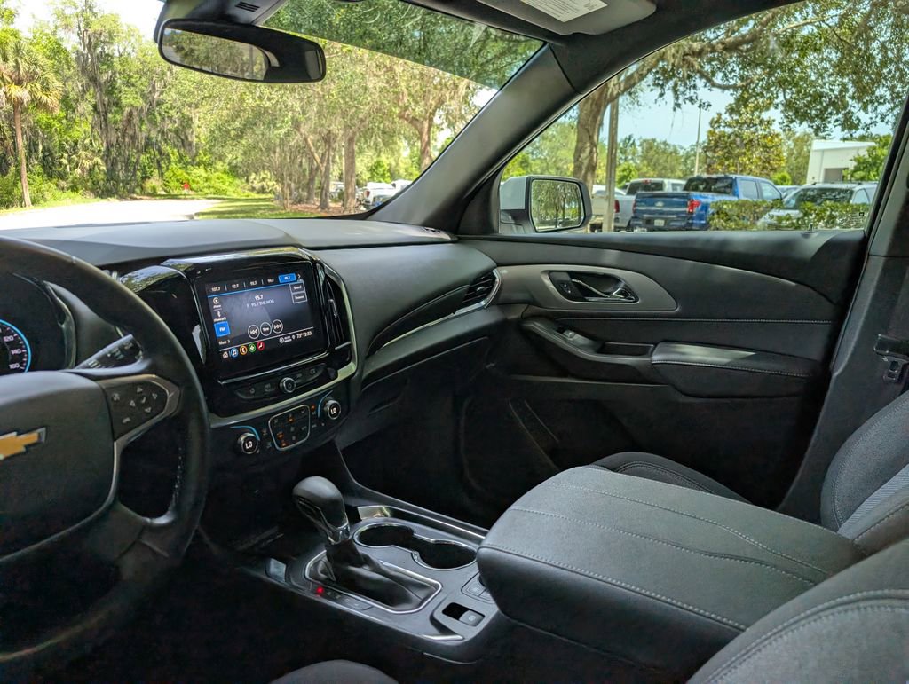 Used 2023 Chevrolet Traverse LT FWD image 15