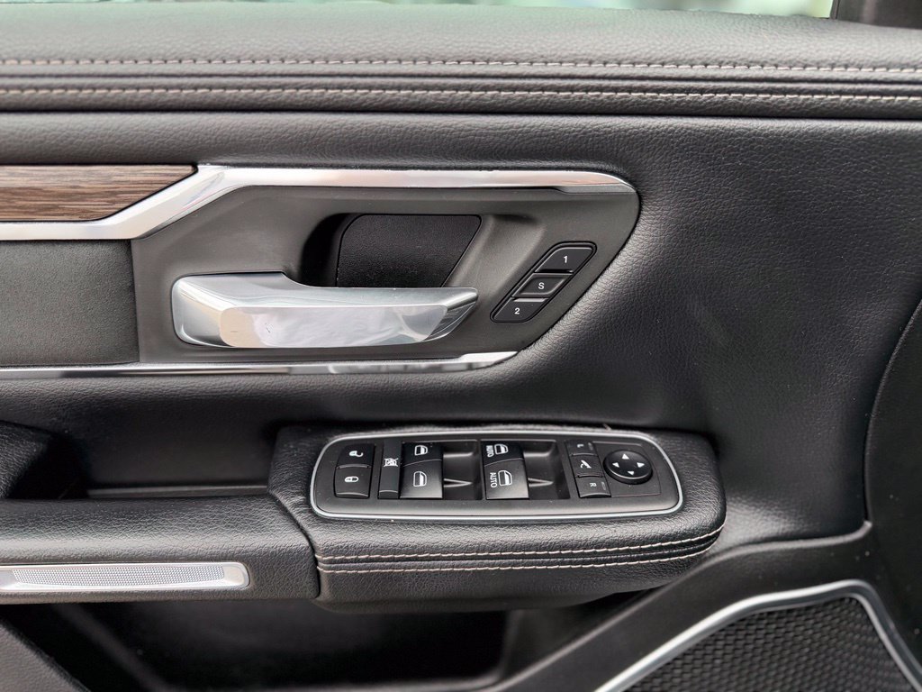 Used 2019 RAM 1500 Laramie AWD/4WD image 22