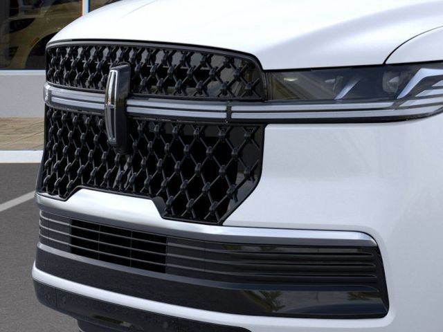 New 2025 Lincoln Navigator Reserve w/ Jet Appearance Package AWD/4WD image 17