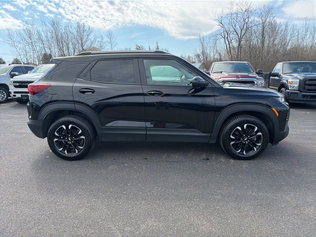Used 2021 Chevrolet TrailBlazer LT w/ Convenience Package AWD/4WD image 2