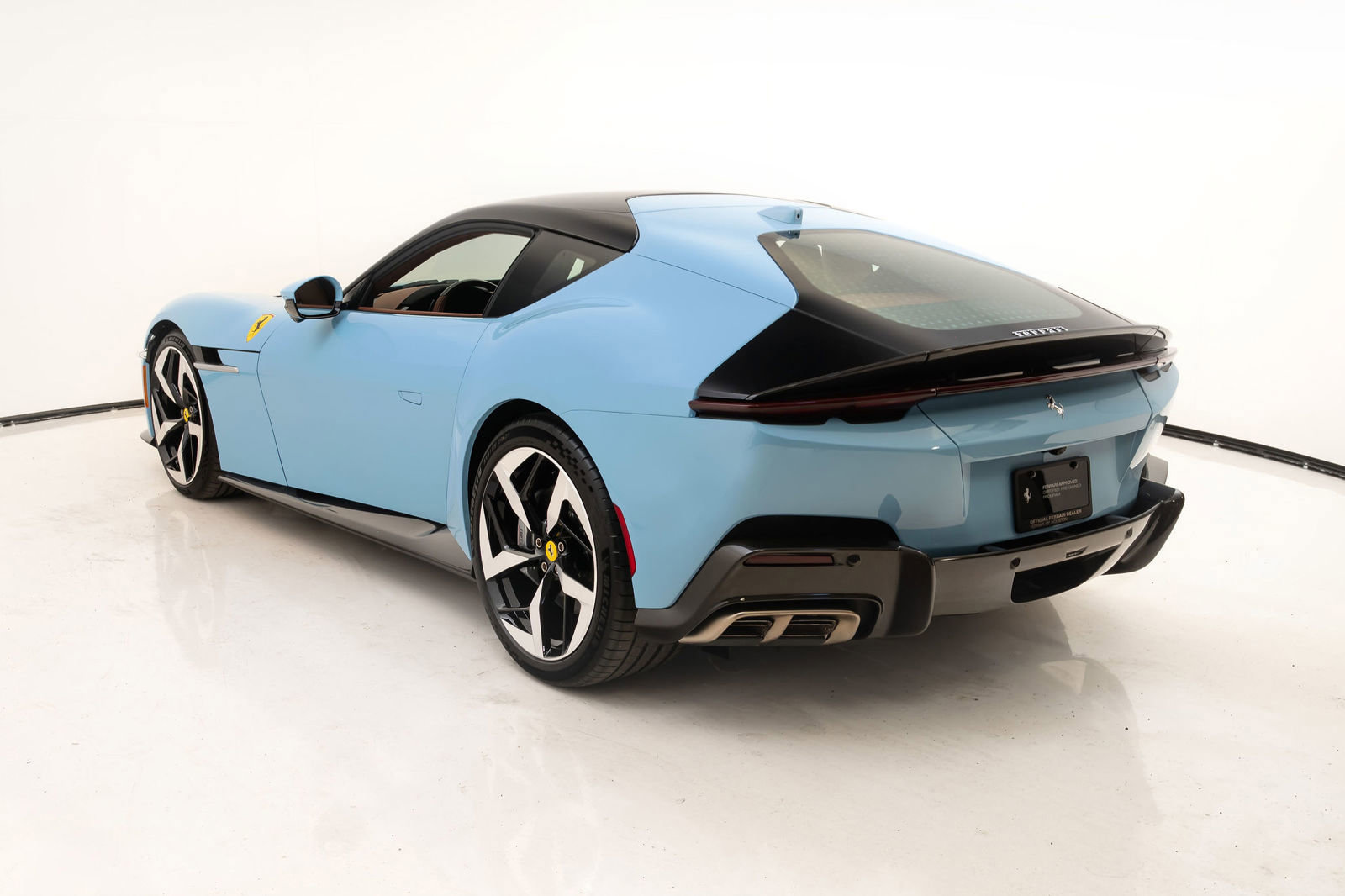 Certified 2025 Ferrari 12Cilindri RWD image 2