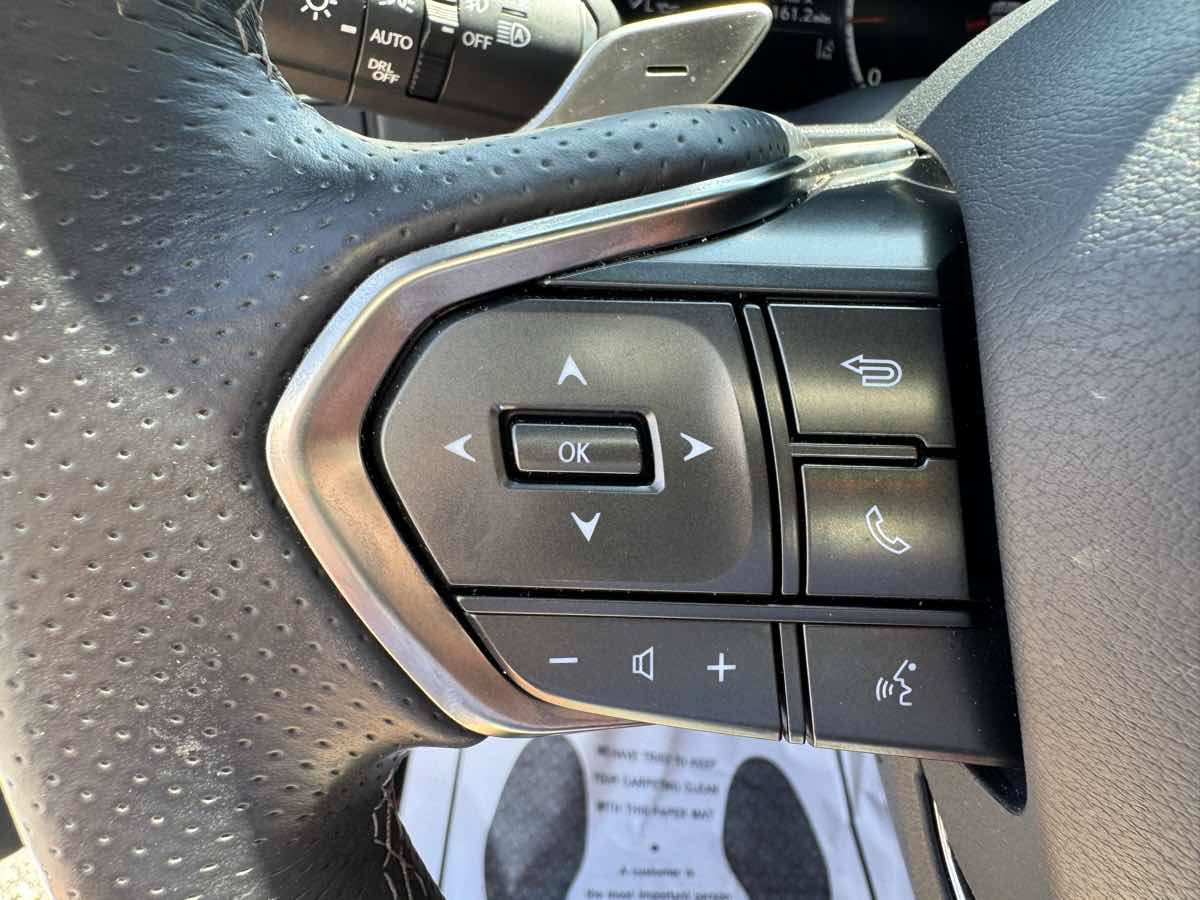 Used 2023 Lexus LX 600 F Sport w/ Accessory Package (Z1) AWD/4WD image 25