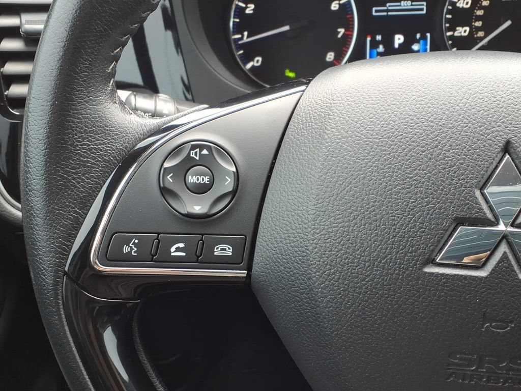Used 2019 Mitsubishi Outlander SEL AWD/4WD image 36