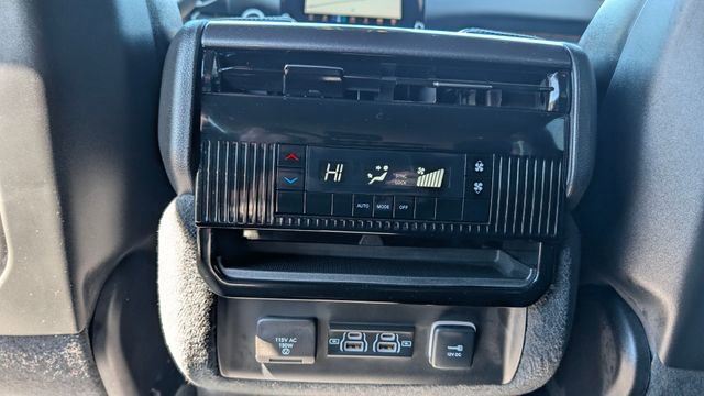 Used 2022 Jeep Wagoneer Series I AWD/4WD image 13