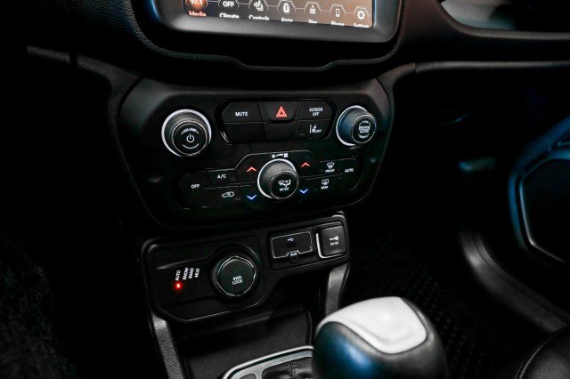 Used 2022 Jeep Renegade Limited w/ Sun, Sound & Wheels Group AWD/4WD image 34