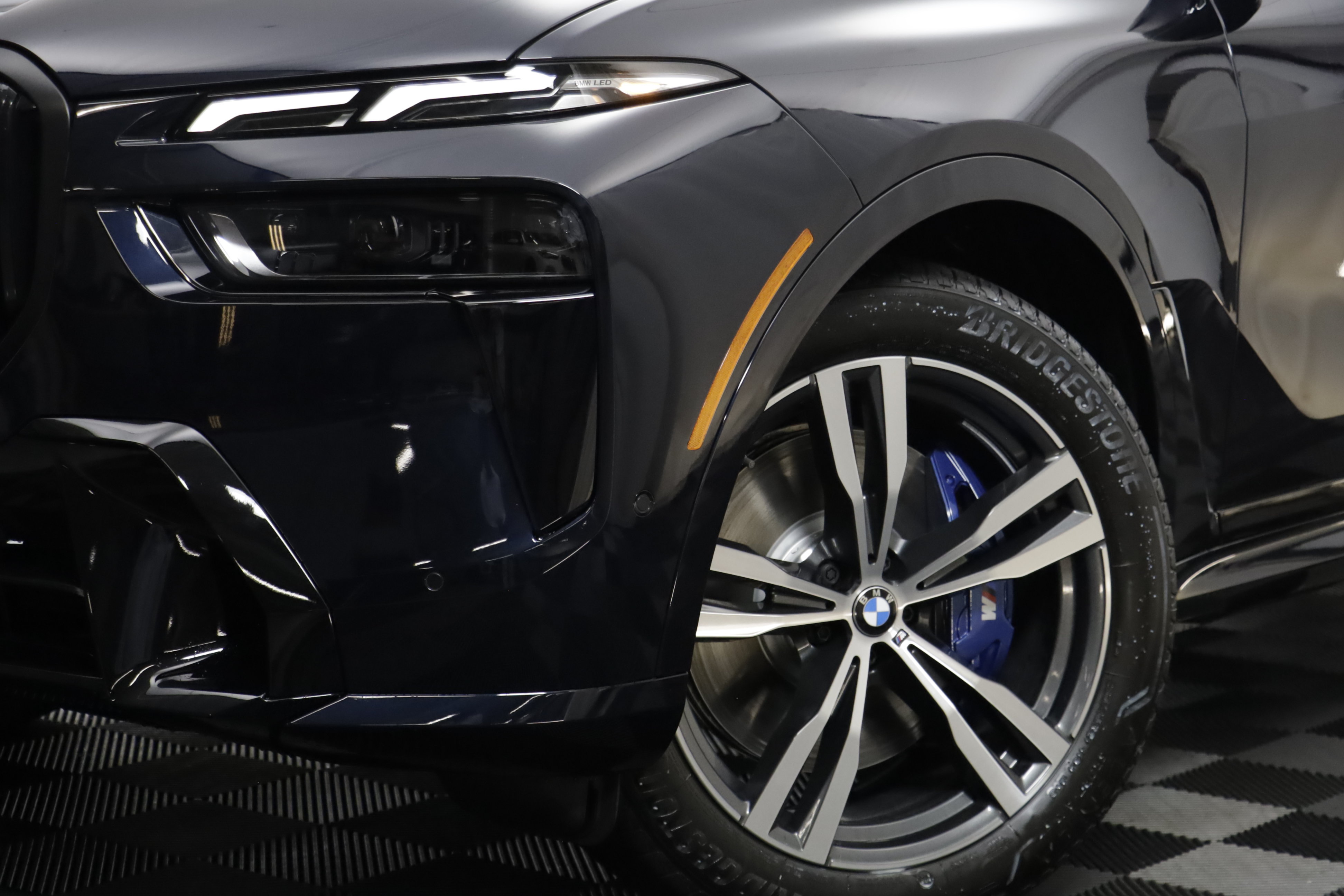 New 2027 BMW X7 xDrive40i w/ Executive Package AWD/4WD image 4