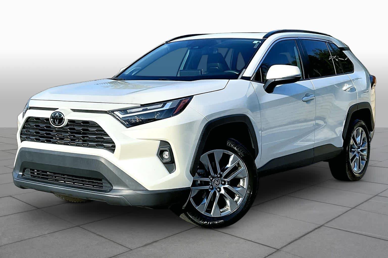 Used 2022 Toyota RAV4 XLE Premium FWD image 1