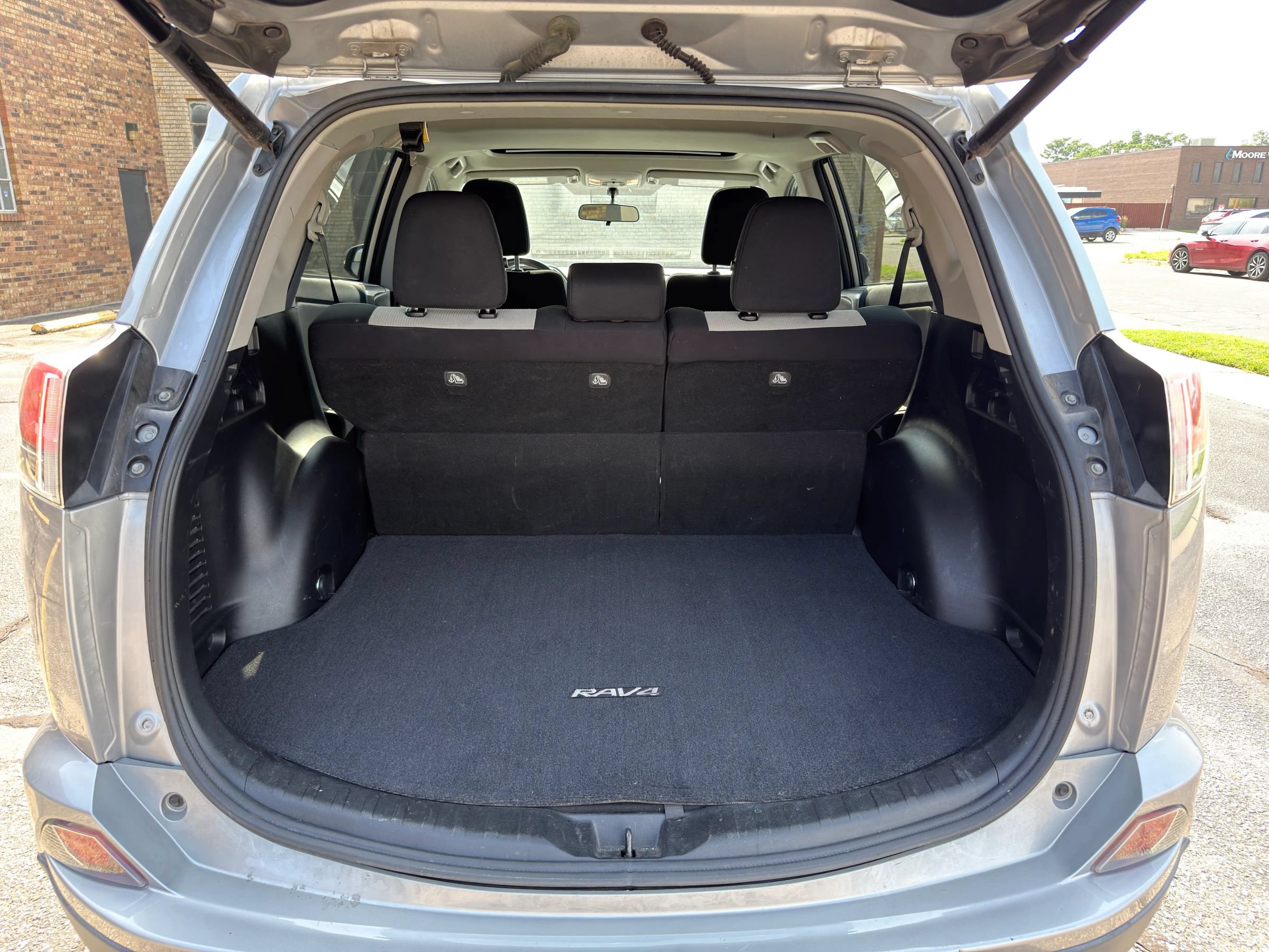 Used 2016 Toyota RAV4 XLE FWD image 7