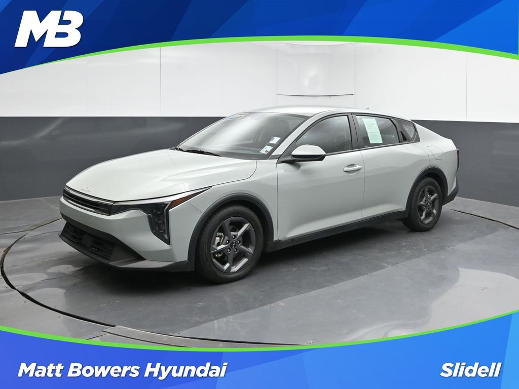 Used 2025 Kia K4 LXS FWD image 1
