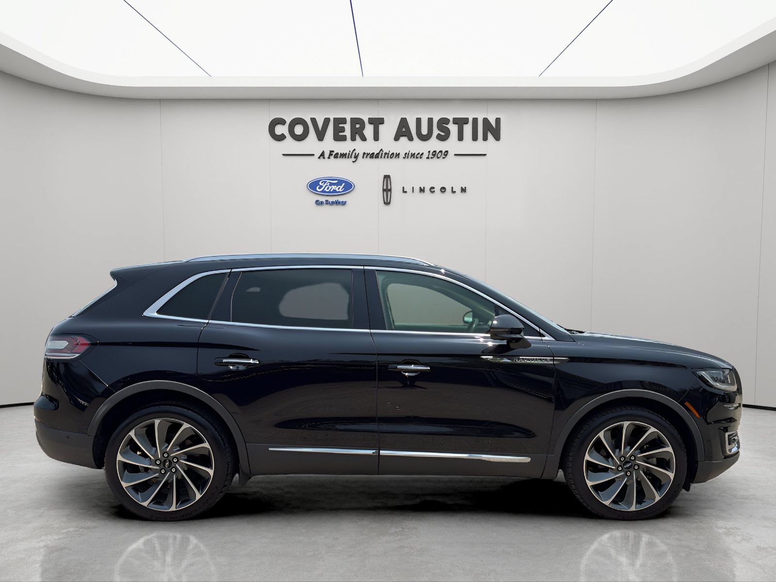 Certified 2020 Lincoln Nautilus Reserve w/ Equipment Group 202A AWD/4WD image 6