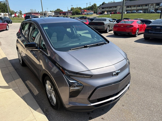 Used 2023 Chevrolet Bolt LT FWD image 7